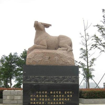 制作砂巖雕塑應(yīng)該怎樣選擇石材？