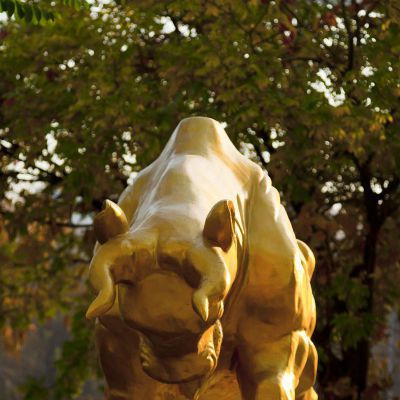 公園奔牛動物石雕是怎么制作出來的？