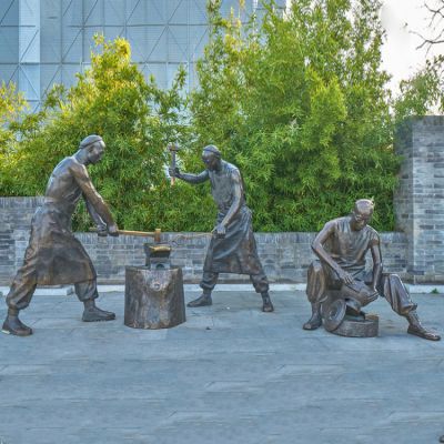 打鐵場景人物銅雕，鑄銅鑄造民俗生活人物情景雕塑