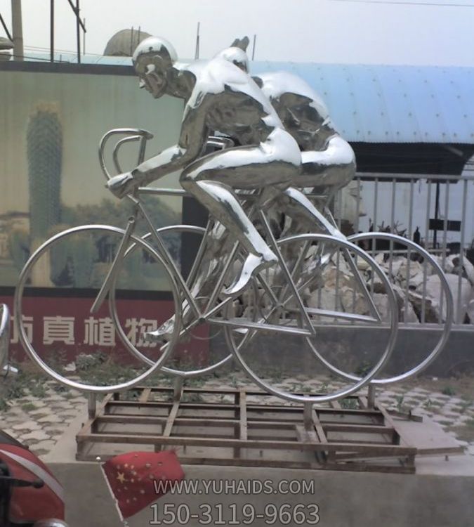 不銹鋼鏡面戶(hù)外廣場(chǎng)騎自行車(chē)的人物景觀雕塑
