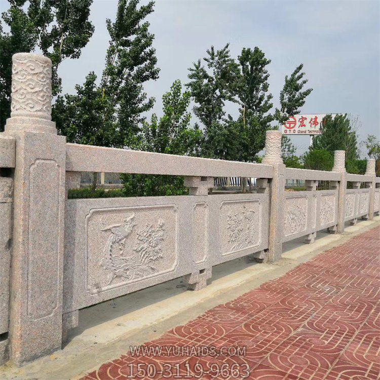 花鳥(niǎo)魚(yú)蟲(chóng)紋飾石雕欄板，云柱石欄桿雕塑