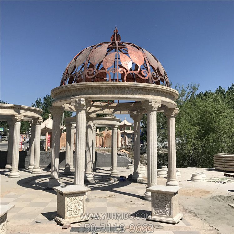 歐式羅馬柱鐵藝樹葉圓頂別墅花園北方?jīng)鐾さ袼?>
                                <h2>歐式羅馬柱鐵藝樹葉圓頂別墅花園北方?jīng)鐾さ袼?參數(shù)說明</h2>
                                                                        <table>
                                      <tr>
                                        <th>產(chǎn)品標(biāo)題</th>
                                        <td>歐式羅馬柱鐵藝樹葉圓頂別墅花園北方?jīng)鐾さ袼?/td>
                                      </tr>
                                      <tr>
                                        <th>發(fā)布時(shí)間</th>
                                        <td>2023-06-07 10:40</td>
                                      </tr>
                                      <tr>
                                        <th>價(jià)格</th>
                                        <td><span>電話咨詢</td>
                                      </tr>
                                                                              <tr>
                                          <th>雕刻內(nèi)容</th>
                                          <td>涼亭、馬</td>
                                        </tr>
                                                                          </table>
                                <h2>歐式羅馬柱鐵藝樹葉圓頂別墅花園北方?jīng)鐾さ袼?詳細(xì)說明</h2>
                                <p>玉海雕塑是一家綜合性的雕塑公司，擁有多款歐式羅馬柱鐵藝樹葉圓頂別墅花園北方?jīng)鐾さ袼苣Ｐ?，可加工定制多種歐式羅馬柱鐵藝樹葉圓頂別墅花園北方?jīng)鐾さ袼埽С植馁|(zhì)、樣式、風(fēng)格、尺寸大小等方面的調(diào)整修改定制。我們所加工制作的歐式羅馬柱鐵藝樹葉圓頂別墅花園北方?jīng)鐾さ袼苜|(zhì)優(yōu)價(jià)廉，遍布全國多個(gè)省市地區(qū)，想要了解更多案例圖片，請(qǐng)電話或微信咨詢。材質(zhì)、大小、樣式等都可以按需定制，還可根據(jù)您提供給的歐式羅馬柱鐵藝樹葉圓頂別墅花園北方?jīng)鐾さ袼軜訄D進(jìn)行制作！如有相關(guān)需求，歡迎致電（微信同號(hào)）：<span>150-3119-9663</span></p>
                                                                <div   class=