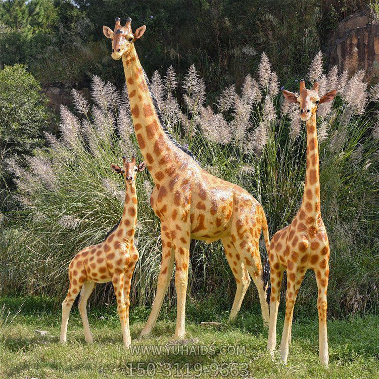 動物園大型仿真動物，園林玻璃鋼彩繪長頸鹿雕塑