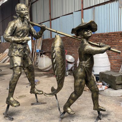 抬鯉魚，玻璃鋼民俗生活場景雕塑
