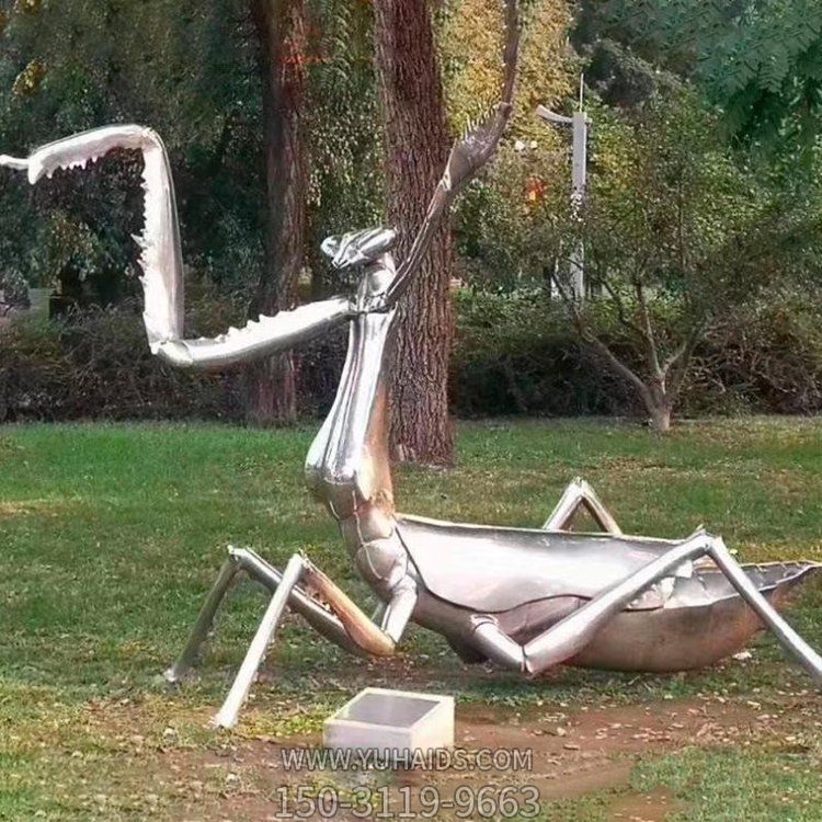 戶(hù)外公園大型昆蟲(chóng)景觀不銹鋼鏡面螳螂雕塑