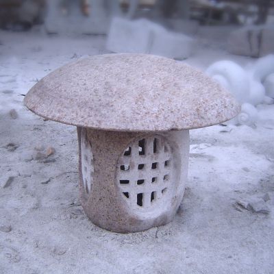石燈籠寺廟花崗巖戶(hù)外草坪地?zé)舻窨虜[件