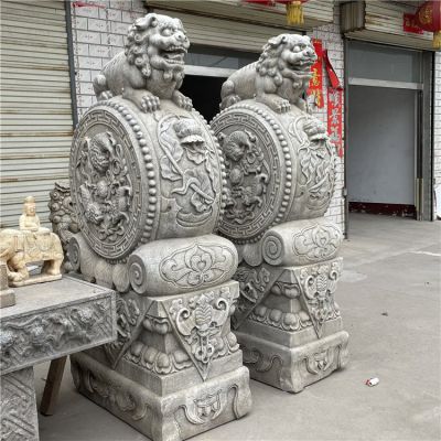 大個(gè)的石雕門(mén)墩抱鼓石，漢白玉仿古門(mén)墩