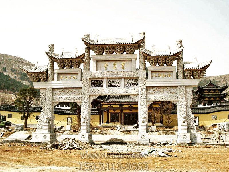 景區(qū)寺院門(mén)前仿古建筑斗拱門(mén)樓大理石牌坊雕塑