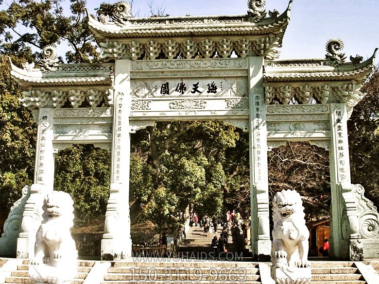 海天佛國(guó)寺廟景區(qū)門(mén)口裝飾三門(mén)仿斗拱石雕牌坊雕塑