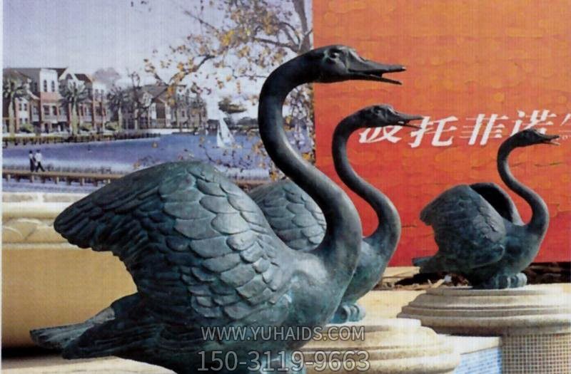 戶(hù)外酒店銅鑄彩繪創(chuàng)意玻璃鋼黑天鵝雕塑