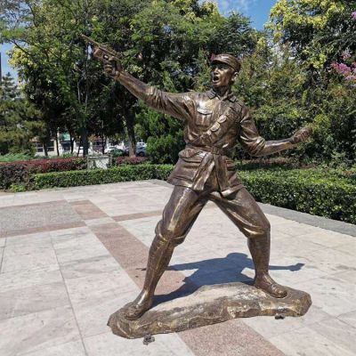 打仗的八路軍戰(zhàn)士，玻璃鋼仿銅人物像