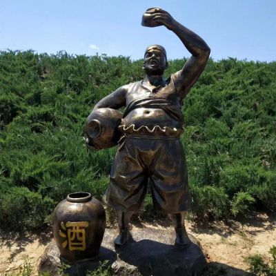 戶(hù)外園林玻璃鋼仿銅抱著酒桶 的人物景觀酒文化