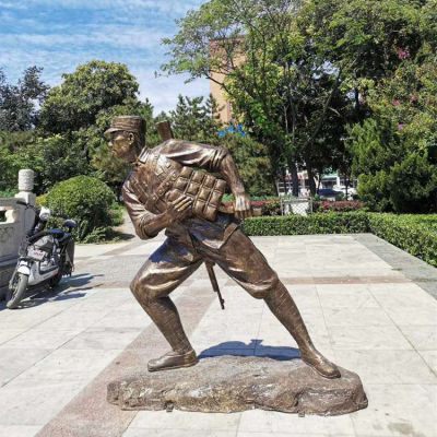 沖鋒，玻璃鋼仿銅戰(zhàn)士士兵雕塑