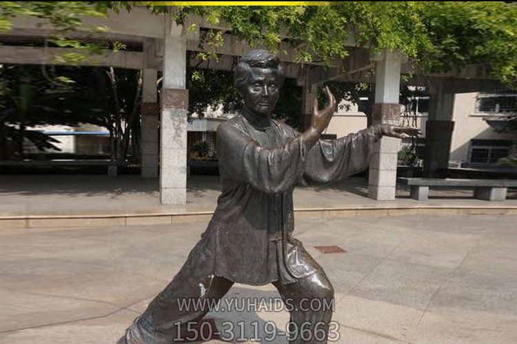 公園景觀打太極的老太太玻璃鋼仿銅擺件 公園景觀打太極的老太太玻璃鋼仿銅擺件