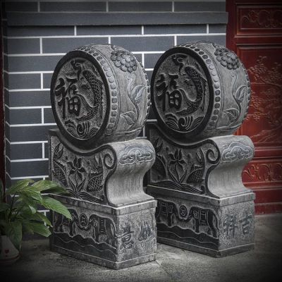 古建門口抱鼓石，黑色大理石雕刻