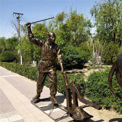 銅雕戶(hù)外園林景觀干農(nóng)活的人物雕塑