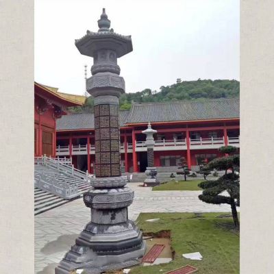 石雕經(jīng)幢，寺廟青石經(jīng)幢