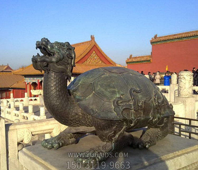 景區(qū)擺放的抬頭的玻璃鋼創(chuàng)意龍龜?shù)袼?>
                                <h2>景區(qū)擺放的抬頭的玻璃鋼創(chuàng)意龍龜?shù)袼?參數(shù)說明</h2>
                                                                        <table>
                                      <tr>
                                        <th>產(chǎn)品標(biāo)題</th>
                                        <td>景區(qū)擺放的抬頭的玻璃鋼創(chuàng)意龍龜?shù)袼?/td>
                                      </tr>
                                      <tr>
                                        <th>發(fā)布時(shí)間</th>
                                        <td>2023-06-08 13:59</td>
                                      </tr>
                                      <tr>
                                        <th>價(jià)格</th>
                                        <td><span>電話咨詢</td>
                                      </tr>
                                                                              <tr>
                                          <th>雕刻內(nèi)容</th>
                                          <td>龍、龍龜</td>
                                        </tr>
                                                                              <tr>
                                          <th>制作材質(zhì)</th>
                                          <td>玻璃鋼</td>
                                        </tr>
                                                                          </table>
                                <h2>景區(qū)擺放的抬頭的玻璃鋼創(chuàng)意龍龜?shù)袼?詳細(xì)說明</h2>
                                <p>玉海雕塑是一家綜合性的雕塑公司，擁有多款景區(qū)擺放的抬頭的玻璃鋼創(chuàng)意龍龜?shù)袼苣Ｐ停杉庸ざㄖ贫喾N景區(qū)擺放的抬頭的玻璃鋼創(chuàng)意龍龜?shù)袼?，支持材質(zhì)、樣式、風(fēng)格、尺寸大小等方面的調(diào)整修改定制。我們所加工制作的景區(qū)擺放的抬頭的玻璃鋼創(chuàng)意龍龜?shù)袼苜|(zhì)優(yōu)價(jià)廉，遍布全國多個(gè)省市地區(qū)，想要了解更多案例圖片，請(qǐng)電話或微信咨詢。材質(zhì)、大小、樣式等都可以按需定制，還可根據(jù)您提供給的景區(qū)擺放的抬頭的玻璃鋼創(chuàng)意龍龜?shù)袼軜訄D進(jìn)行制作！如有相關(guān)需求，歡迎致電（微信同號(hào)）：<span>150-3119-9663</span></p>
                                                                <div   class=